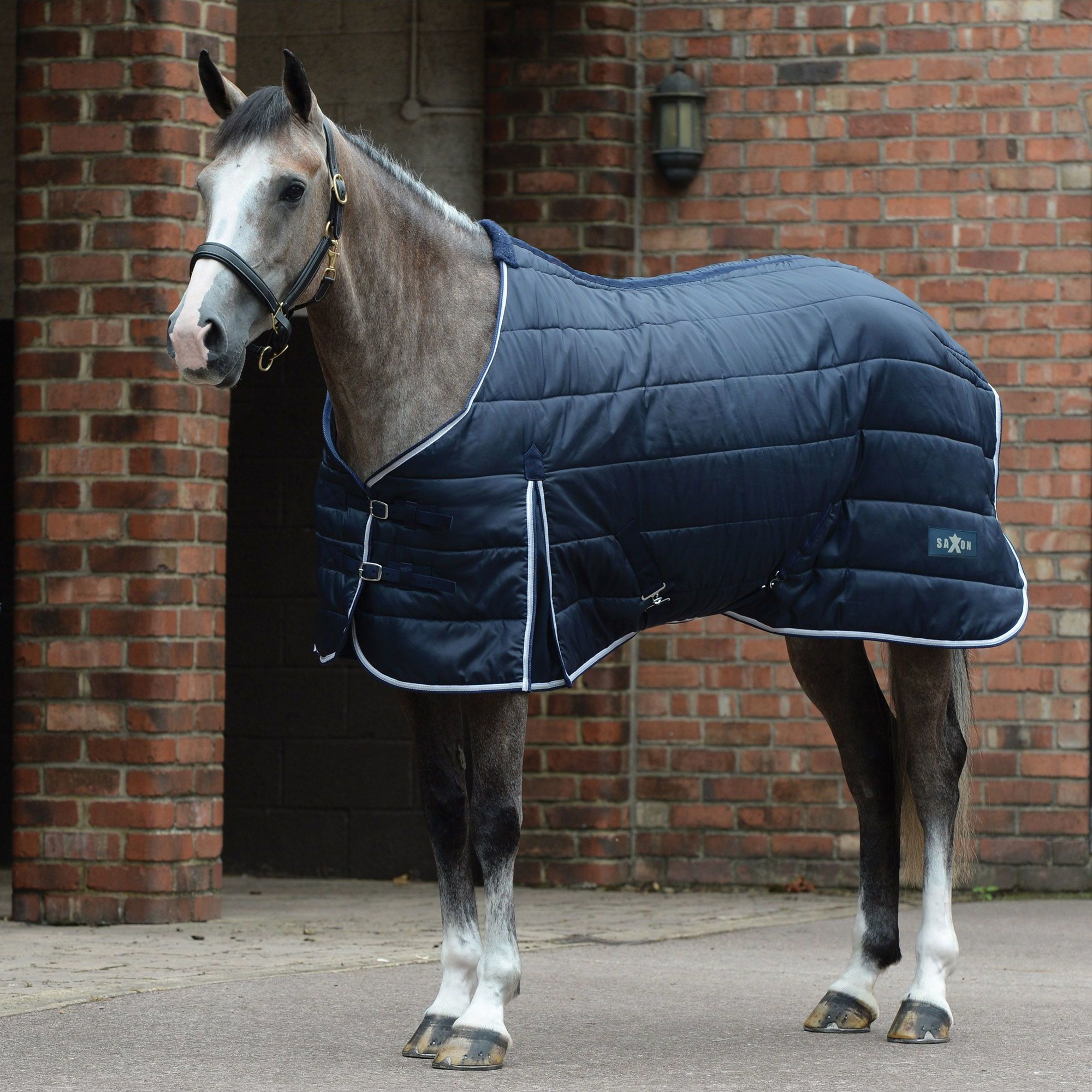 2022 Saxon Channel Quilt Medium Standard Neck Rug - Navy / White
